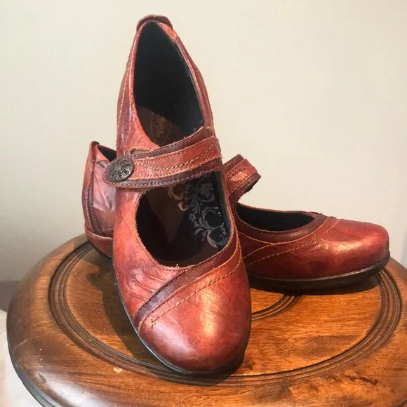 Aetrex Brown Leather Flats Topstitching EUC - Picture 2 of 16